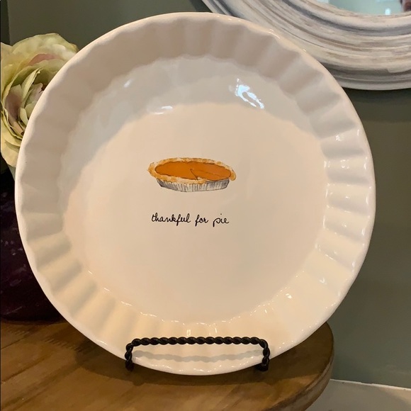 Rae Dunn sketch pie plate - Picture 1 of 3